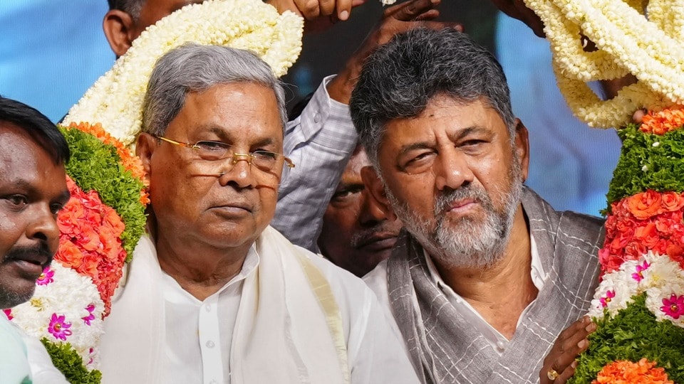 কর্ণাটকে এবার কোন মোড়?