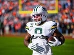 Green Bay Packers running back Josh Jacobs warms up before an NFL football game against the Denver Broncos, Dec. 14, 2025 Green Bay Packers running back Josh Jacobs warms up before an NFL football game against the Denver Broncos, Dec. 14, 2025