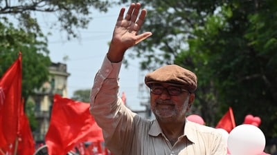 বিকাশরঞ্জন ভট্টাচার্যের বিরুদ্ধে অভিযোগ দায়ের করলেন বিজেপি নেতা। (ফাইল ছবি, সৌজন্যে সমীর জানা/হিন্দুস্তান টাইমস) বিকাশরঞ্জন ভট্টাচার্যের বিরুদ্ধে অভিযোগ দায়ের করলেন বিজেপি নেতা। (ফাইল ছবি, সৌজন্যে সমীর জানা/হিন্দুস্তান টাইমস)