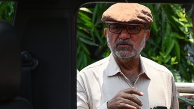 বাংলাদেশি অনুপ্রবেশকারী এবং দলাই লামাকে একইসারিতে বসিয়ে দিলেন বিকাশরঞ্জন ভট্টাচার্য। (ফাইল ছবি, সৌজন্যে সমীর জানা/হিন্দুস্তান টাইমস) বাংলাদেশি অনুপ্রবেশকারী এবং দলাই লামাকে একইসারিতে বসিয়ে দিলেন বিকাশরঞ্জন ভট্টাচার্য। (ফাইল ছবি, সৌজন্যে সমীর জানা/হিন্দুস্তান টাইমস)