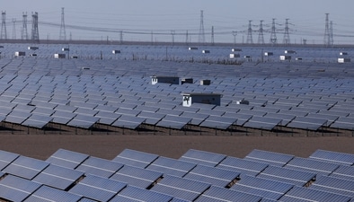 FILE PHOTO: A general view of the solar panels pictured during an organised media tour at the Dunhuang Photovoltaic Industrial Park, in Gansu province, (REUTERS) FILE PHOTO: A general view of the solar panels pictured during an organised media tour at the Dunhuang Photovoltaic Industrial Park, in Gansu province, (REUTERS)