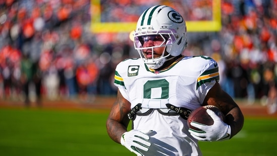 Green Bay Packers running back Josh Jacobs warms up before an NFL football game against the Denver Broncos, Dec. 14, 2025 (AP Photo/Jack Dempsey)