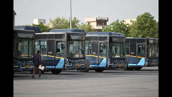 Minister Rao Narbir Singh said the routes for operating the first batch of 100 electric buses have already been finalised. (Parveen Kumar/HT)