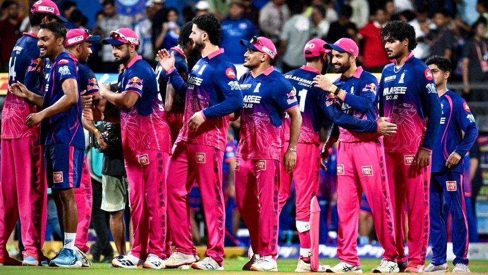 <p>మరోవైపు రాజస్థాన్ రాయల్స్ కూడా బలంగా కనిపిస్తోంది. ఈ మ్యాచ్ లో ఓడిన టీమ్ ఇంటి ముఖం పడుతుంది. గెలిచిన టీమ్ క్వాలిఫయర్ 2లో గుజరాత్ టైటాన్స్ తో తలపడుతుంది. </p>(ANI Pic Service)