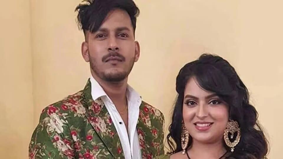 প্রেম বাড়িয়ে কীভাবে ওজন কমানো যায় মধুবনীকে সঙ্গে নিয়ে সেই টিপস দিলেন রাজা!