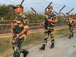 অমিত শাহ জানিয়েছেন, সীমান্তবর্তী এলাকাগুলিতে নিরাপত্তা জোরদার করতে প্রতিটি জেলার জন্য ৩৬০ ডিগ্রি নিরাপত্তা কাঠামো তৈরি করা হবে। 