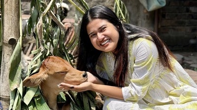 ‘সুন্দরীর দিদি’ আর নেই! ভ্লগার সায়নী চক্রবর্তীর রহস্যমৃত্য়ু, নেটপাড়ায় হাহাকার ‘সুন্দরীর দিদি’ আর নেই! ভ্লগার সায়নী চক্রবর্তীর রহস্যমৃত্য়ু, নেটপাড়ায় হাহাকার