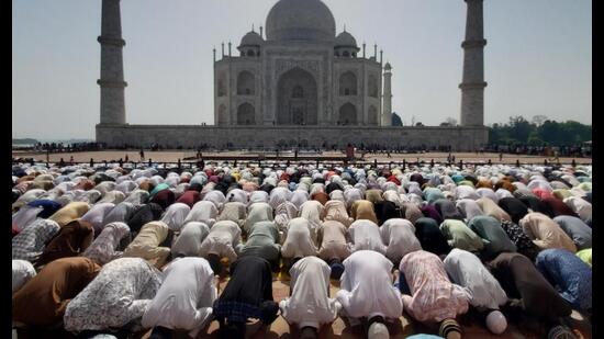 Devotees offering namaz at the Taj Mahal complex on the occasion of Bakrid on May 28 (HT photo)