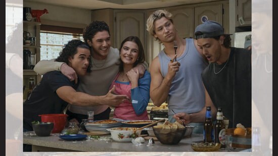 Hot hockey players and a cleavage renaissance – Off Campus is the trashy fix for the summer.
