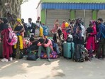 Dozens gathered near a BSF check post in Bengal’s Hakimpur this week. (X)