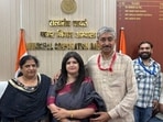 Mayor Akshita Saini with her parents. (HT Photo)