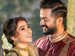 শাঁখা-সিঁদুরে সীমান্তিনী ডোনা,পাশে মনের মানুষ! গোপনে বিয়ে সারলেন ‘ডায়মন্ড দিদি’?