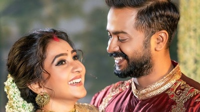 শাঁখা-সিঁদুরে সীমান্তিনী ডোনা,পাশে মনের মানুষ! গোপনে বিয়ে সারলেন ‘ডায়মন্ড দিদি’? শাঁখা-সিঁদুরে সীমান্তিনী ডোনা,পাশে মনের মানুষ! গোপনে বিয়ে সারলেন ‘ডায়মন্ড দিদি’?