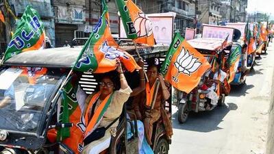 Across 21 wards in Nayagaon, 87 candidates competed, and out of 44,984 eligible voters, 26,203 decided the fate of the leaders. (HT Photo for representation) Across 21 wards in Nayagaon, 87 candidates competed, and out of 44,984 eligible voters, 26,203 decided the fate of the leaders. (HT Photo for representation)
