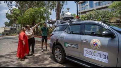 As part of the project, all street trees in the H-West ward will be surveyed using vehicle-mounted LiDAR scanners capable of creating “digital twins” or detailed digital replicas of trees. (Satish Bate/Hindustan Times)