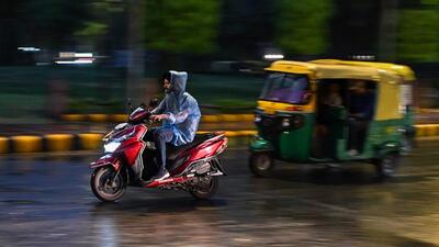 Intense showers lashed parts of Delhi around 6.45pm on Thursday. (ANI) Intense showers lashed parts of Delhi around 6.45pm on Thursday. (ANI)