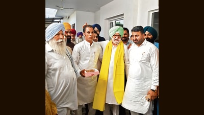 MLA Rana Gurjeet Singh with Congress workers after the party won the Kapurthala municipal corporation election. (HT) MLA Rana Gurjeet Singh with Congress workers after the party won the Kapurthala municipal corporation election. (HT)