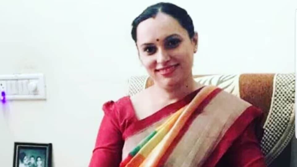 আইআরএস (IRS) অফিসার কোমল গণাত্রা।