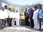 లెజెండరీ దర్శకుడు దాసరి నారాయణరావు ఘాట్ దుస్థితిపై మంచు మనోజ్ ఆవేదన- శుభ్రం చేయించిన హీరో!
