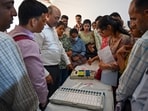 Mumbai, India. Dec 29, 2025 - Ahead of the upcoming BMC elections, training on Electronic Voting Machines (EVMs) conducted for teachers and municipal employees at Prabhodhan Thackeray Natyagurha in Borivali. Mumbai, India. Dec 29, 2025. (Photo by Raju Shinde/HT Photo) (Raju Shinde)