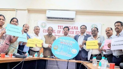 <p>ప్రభుత్వ ఉపాధ్యాయ ఉద్యోగాలకు బీఈడీ తప్పనిసరి కావడంతో… ఈసారి పోటీతో పాటు ఉత్తీర్ణత శాతం కూడా గణనీయంగా పెరగడం గమనార్హం.</p> <p>ప్రభుత్వ ఉపాధ్యాయ ఉద్యోగాలకు బీఈడీ తప్పనిసరి కావడంతో… ఈసారి పోటీతో పాటు ఉత్తీర్ణత శాతం కూడా గణనీయంగా పెరగడం గమనార్హం.</p>