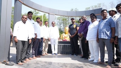 లెజెండరీ దర్శకుడు దాసరి నారాయణరావు ఘాట్ దుస్థితిపై మంచు మనోజ్ ఆవేదన- శుభ్రం చేయించిన హీరో! లెజెండరీ దర్శకుడు దాసరి నారాయణరావు ఘాట్ దుస్థితిపై మంచు మనోజ్ ఆవేదన- శుభ్రం చేయించిన హీరో!