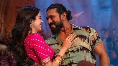 పెద్ది సినిమాలో రామ్చరణ్, జాన్వీ కపూర్.. పెద్ది సినిమాలో రామ్చరణ్, జాన్వీ కపూర్..