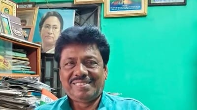 বসিরহাট পুরসভার ২১ নম্বর ওয়ার্ডের তৃণমূল কাউন্সিলর গোপাল দাসকে গ্রেপ্তার করা হয়েছে। বসিরহাট পুরসভার ২১ নম্বর ওয়ার্ডের তৃণমূল কাউন্সিলর গোপাল দাসকে গ্রেপ্তার করা হয়েছে।