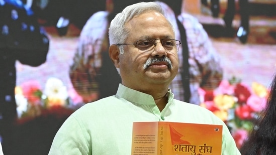 Sunil Ambekar, Akhil Bharatiya Prachar Pramukh, Rashtriya Swayamsevak Sangh during a book launch (Arvind Yadav/Hindustan Times)