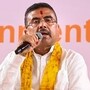 শুভেন্দু বলেন, 'বিন্দুমাত্র বিচলিত হবেন না। আমাদের লোকেরা বাড়িতে বাড়িতে গিয়ে ফর্ম পূরণ করতে সাহায্য করবেন।'(PTI)