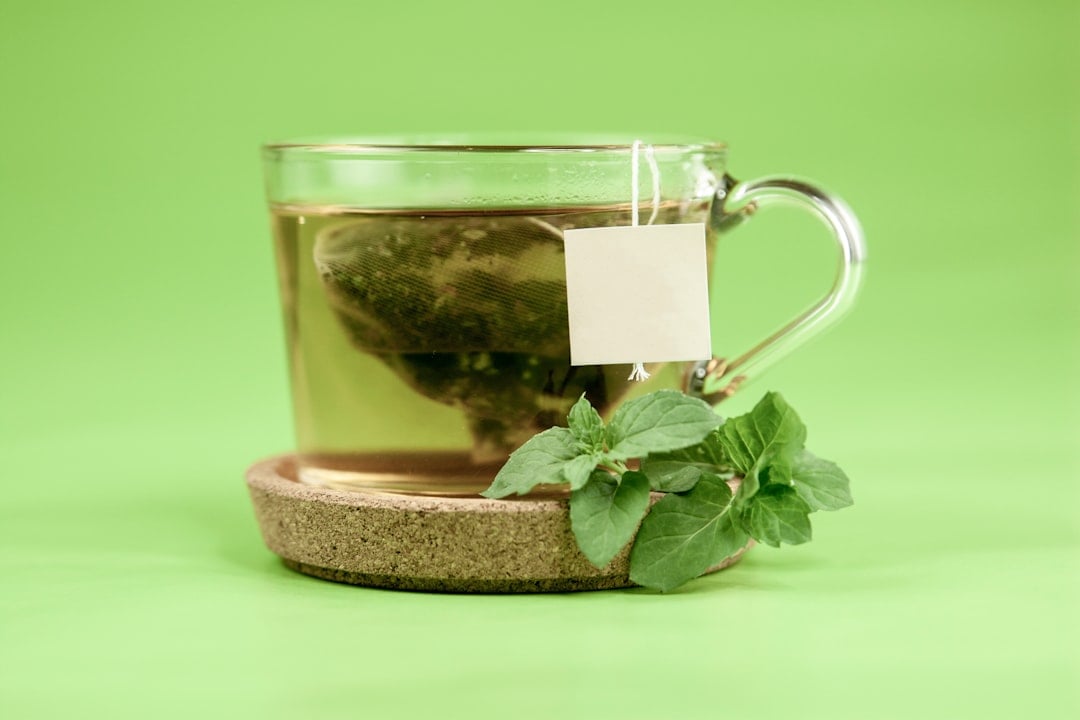 Green tea contains caffeine and Tannins which can lead to acidity, nausea, and stomach discomfort. (Unsplash) Green tea contains caffeine and Tannins which can lead to acidity, nausea, and stomach discomfort. (Unsplash)