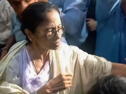 অভিষেক-কাণ্ডের পরে মমতা বন্দ্যোপাধ্যায়। (ছবি সৌজন্যে এএনআই)