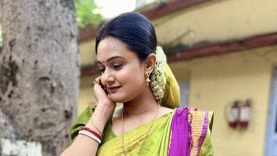 এক পাতা ঘুমের ওষুধ খেয়ে আত্মহত্যার চেষ্টা! এখন কেমন আছেন পরিণীতা খ্যাত মৌলি? এক পাতা ঘুমের ওষুধ খেয়ে আত্মহত্যার চেষ্টা! এখন কেমন আছেন পরিণীতা খ্যাত মৌলি?