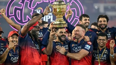 ఐపీఎల్ 2026 విజేత ఆర్సీబీ- రెండోసారి కప్ కొట్టిన బెంగళూరు- ఒంటి నొప్పులతోనే కోహ్లీ ఊరమాస్ బ్యాటింగ్! ఐపీఎల్ 2026 విజేత ఆర్సీబీ- రెండోసారి కప్ కొట్టిన బెంగళూరు- ఒంటి నొప్పులతోనే కోహ్లీ ఊరమాస్ బ్యాటింగ్!