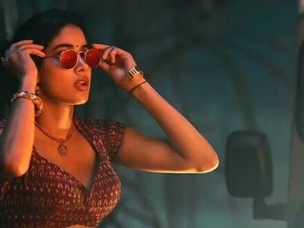  ৮ ঘণ্টা শিফট বিতর্ক উস্কে দিলেন জাহ্নবী
