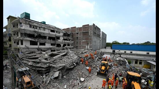 Most of those injured were engineers and doctors studying at coaching institutes in the area and living in the neighbourhood, HT has learnt. (HT)