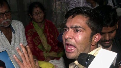 অভিষেক বন্দ্যোপাধ্যায়ের বাড়িতে সিআইডি যায় তৃণমূল কংগ্রেসের বিধায়কদের জন্যই, দাবি শুভেন্দু অধিকারীর। (ফাইল ছবি, সৌজন্যে এএনআই) অভিষেক বন্দ্যোপাধ্যায়ের বাড়িতে সিআইডি যায় তৃণমূল কংগ্রেসের বিধায়কদের জন্যই, দাবি শুভেন্দু অধিকারীর। (ফাইল ছবি, সৌজন্যে এএনআই)