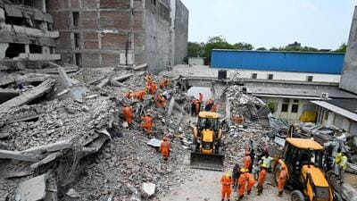 NDRF team conduct a rescue operation as the building collapsed in Saidulajab, Saket last night, in New Delhi, India, on Sunday, May 31 (HT Photo/Ishant Chauhan)