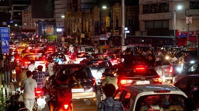 బెంగళూరు ట్రాఫిక్ (ప్రతీకాత్మక చిత్రం) (PTI) బెంగళూరు ట్రాఫిక్ (ప్రతీకాత్మక చిత్రం) (PTI)
