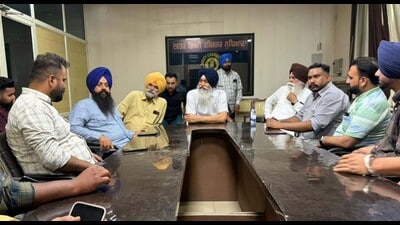 Sewa Kendra officials during the meeting in Mini Secretariat building in Ludhiana on Monday. (HT Photo)