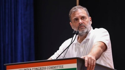 ఫోన్లతో సీబీఎస్ఈ జవాబు పత్రాల స్కానింగ్: రాహుల్ గాంధీ సంచలన ఆరోపణలు ఫోన్లతో సీబీఎస్ఈ జవాబు పత్రాల స్కానింగ్: రాహుల్ గాంధీ సంచలన ఆరోపణలు
