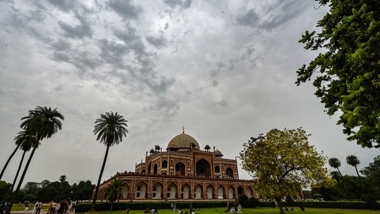 People enjoy the pleasant weather at Humayun’s Tomb in New Delhi, India. (Photo by Raj K Raj / Hindustan Times) (RAJ K RAJ /HT PHOTO)