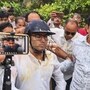 সোনারপুরে মার খান অভিষেক বন্দ্যোপাধ্যায়। (ছবি সৌজন্যে পিটিআই)