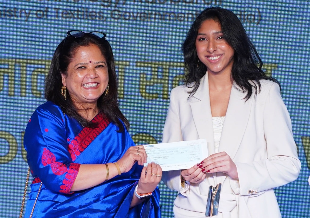 NIFT campus director Prof Jonalee D Bajpai awarding Amishi Tripathi NIFT campus director Prof Jonalee D Bajpai awarding Amishi Tripathi