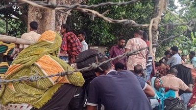 মুর্শিদাবাদ দিয়ে ১৭ বাংলাদেশি অনুপ্রবেশকারীকে ফেরত পাঠিয়ে দেওয়া হল। (ছবিটি প্রতীকী, সৌজন্যে এএনআই) মুর্শিদাবাদ দিয়ে ১৭ বাংলাদেশি অনুপ্রবেশকারীকে ফেরত পাঠিয়ে দেওয়া হল। (ছবিটি প্রতীকী, সৌজন্যে এএনআই)