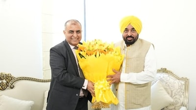 Punjab Chief Minister Bhagwant Singh Mann during a meeting with HPCL Chairman Vikas Kaushal in Chandigarh on Monday. Punjab Chief Minister Bhagwant Singh Mann during a meeting with HPCL Chairman Vikas Kaushal in Chandigarh on Monday.