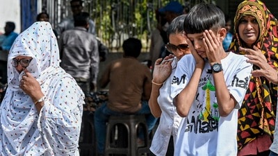সকালে স্কুল নিতে পারেন, গরমের জেরে অনুমতি রাজ্যের। (ছবিটি প্রতীকী, সৌজন্যে পিটিআই) সকালে স্কুল নিতে পারেন, গরমের জেরে অনুমতি রাজ্যের। (ছবিটি প্রতীকী, সৌজন্যে পিটিআই)