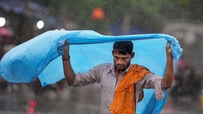 অবশেষে কিছুটা কমবে দক্ষিণবঙ্গের গরমের দাপট। (ছবি সৌজন্যে পিটিআই)