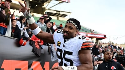 The Rams boosted their Super Bowl hopes by acquiring Myles Garrett from the Browns. (AP Photo/David Dermer)