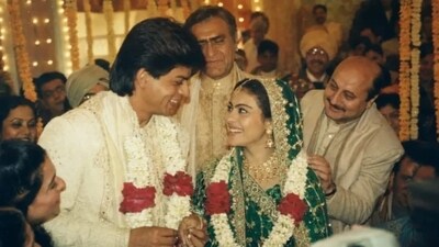 Shah Rukh Khan's Raj and Kajol's Simran likely had a beautiful wedding in presence of their parents and the rest of the family. Shah Rukh Khan's Raj and Kajol's Simran likely had a beautiful wedding in presence of their parents and the rest of the family. 